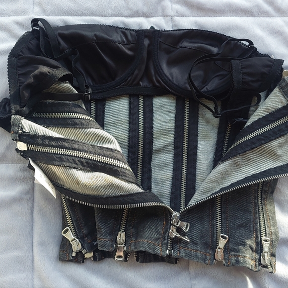 Vintage Authentic Dolce and Gabbana bustier. - Picture 3 of 6